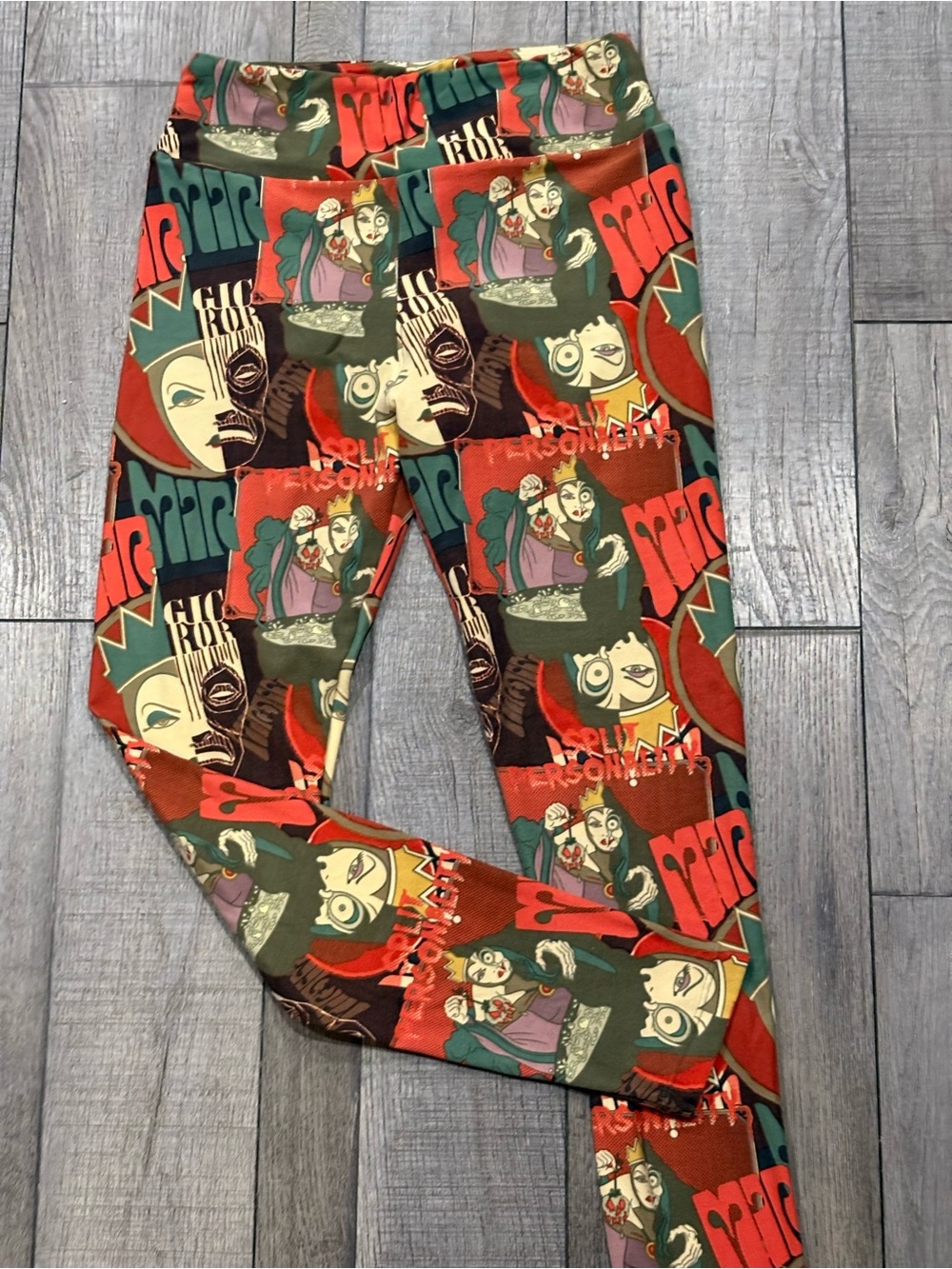 LuLaRoe woman’s Disney evil queen Leggings Red Multi Graphic Print